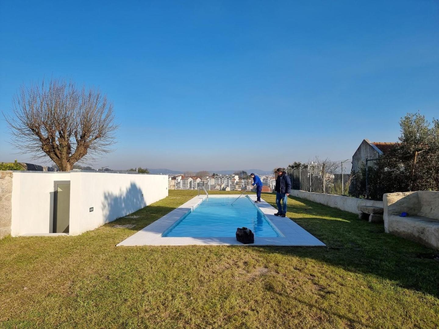 Spacious Flat With Private Terrace And Shared Pool * Porto